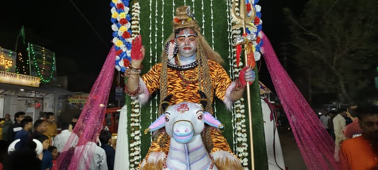 पालोजोरी में निकली भव्य शिव बारात