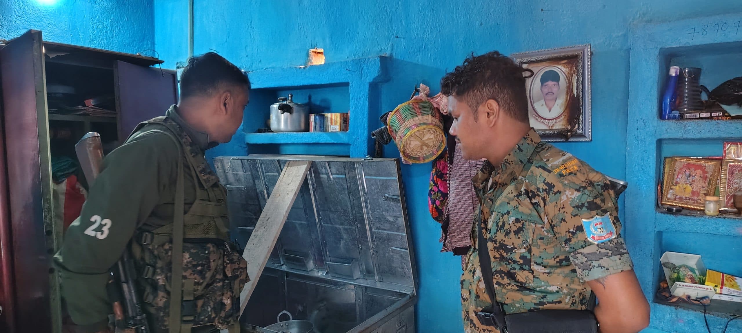 Bokaro News : लुपसाडीह में दुकान व घर से दो लाख की चोरी