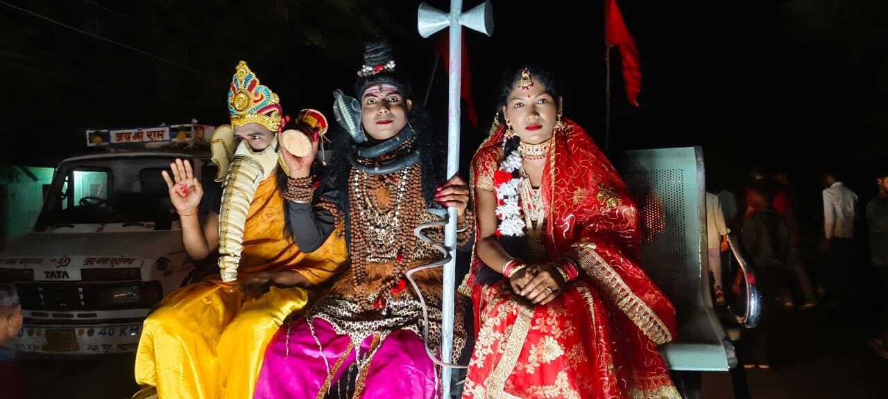 खागा में धूमधाम से निकली शिव बारात