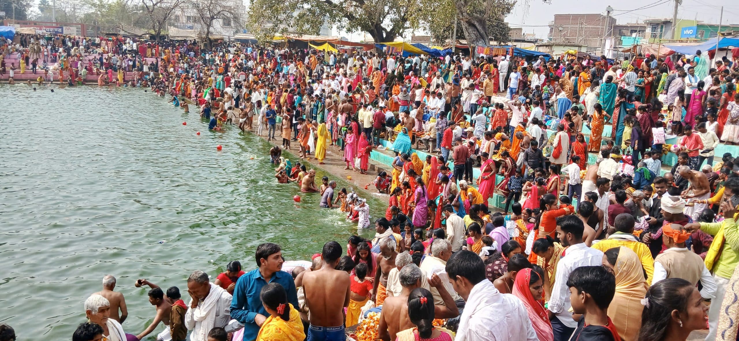 Aurangabad News : हर-हर महादेव से गूंज उठा देवकुंड धाम