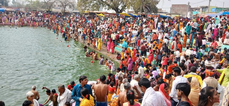 Aurangabad News : हर-हर महादेव से गूंज उठा देवकुंड धाम