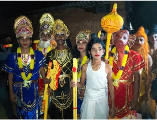 सारवां : भूत-बेताल की झांकी के साथ निकली शिव बारात