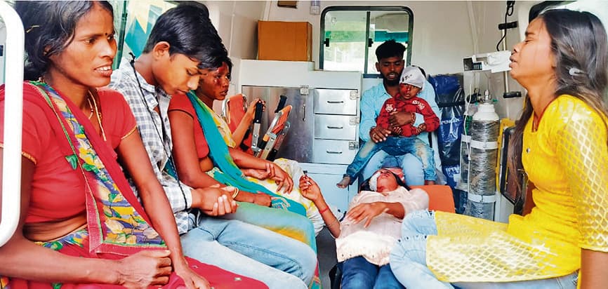 श्रद्धालुओं से भरा ट्रैक्टर पलटा, दो की मौत