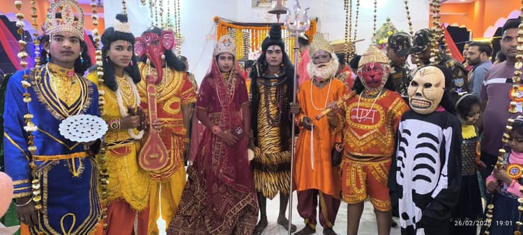 Giridih News :निकली भोलेनाथ की बारात, भूत-पिशाच बने बराती