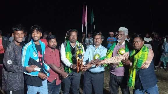 गोड्डा की टीम ने फुटबॉल टूर्नामेंट पर जमाया कब्जा