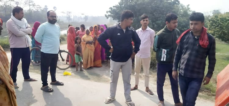 hajipur news.  बाइकसवार युवक की अज्ञात वाहन की टक्कर से मौत