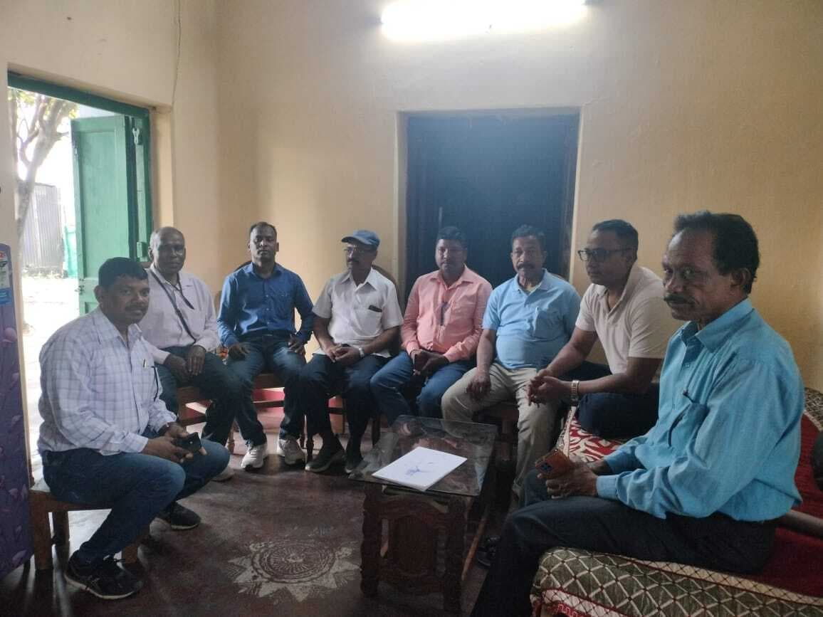 East Singhbhum News : शहीद जवानों के बैनर हटाने का पूर्व सैनिकों ने किया विरोध