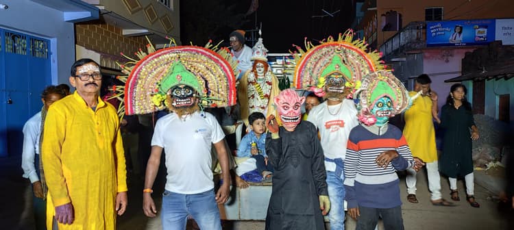 East Singhbhum News : भूत-प्रेतों के साथ बारात लेकर पहुंचे भोलेनाथ, माता पार्वती से रचाया विवाह