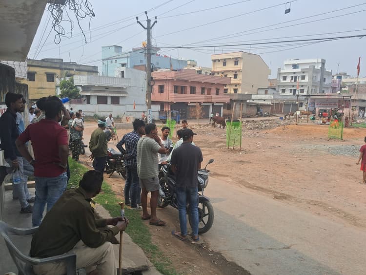 Jamshedpur News: बागबेड़ा : खाली मजीन पर पूजा करने को लेकर हंगामा, पहुंची पुलिस