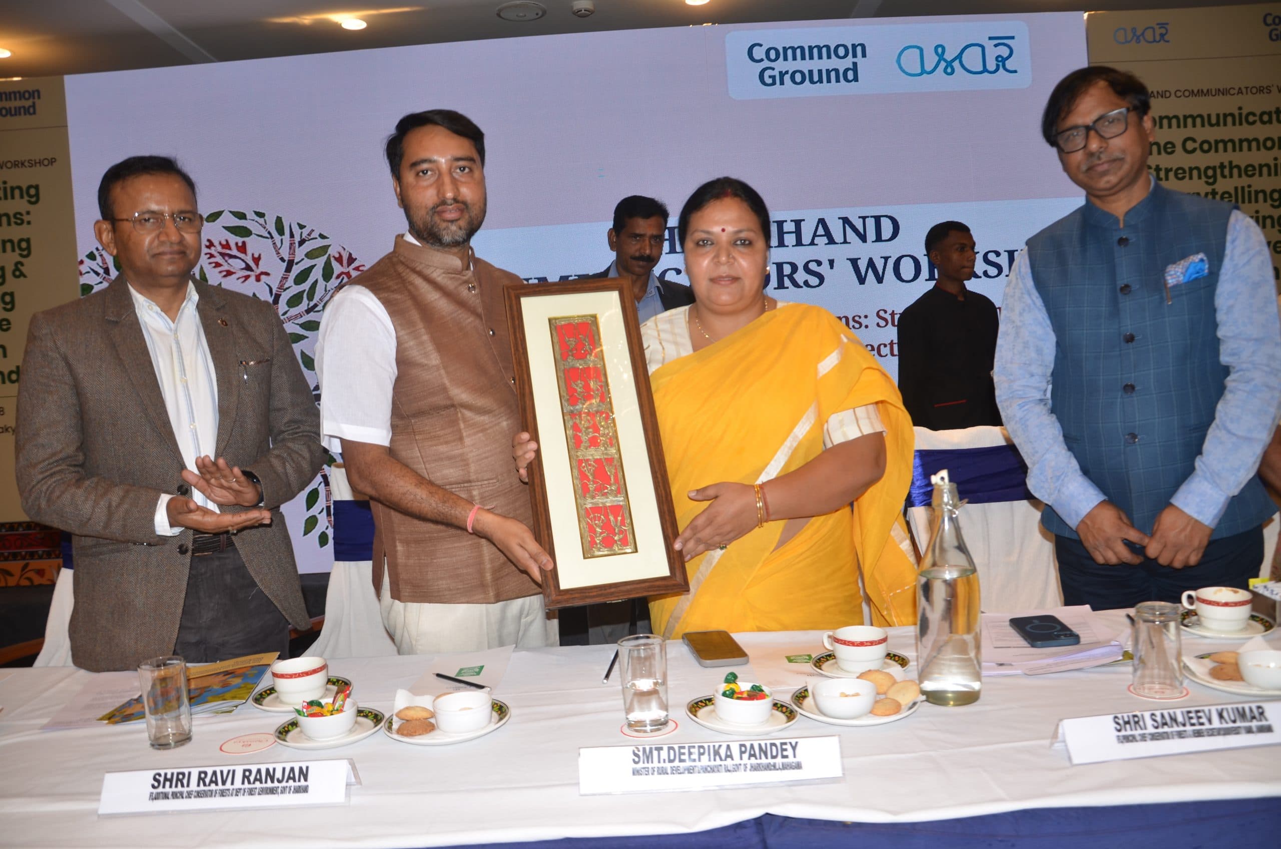 Ranchi News : जनमुद्दों के समाधान के लिए जनप्रतिनिधियों व अधिकारियों के सामूहिक प्रयास की जरूरत : मंत्री