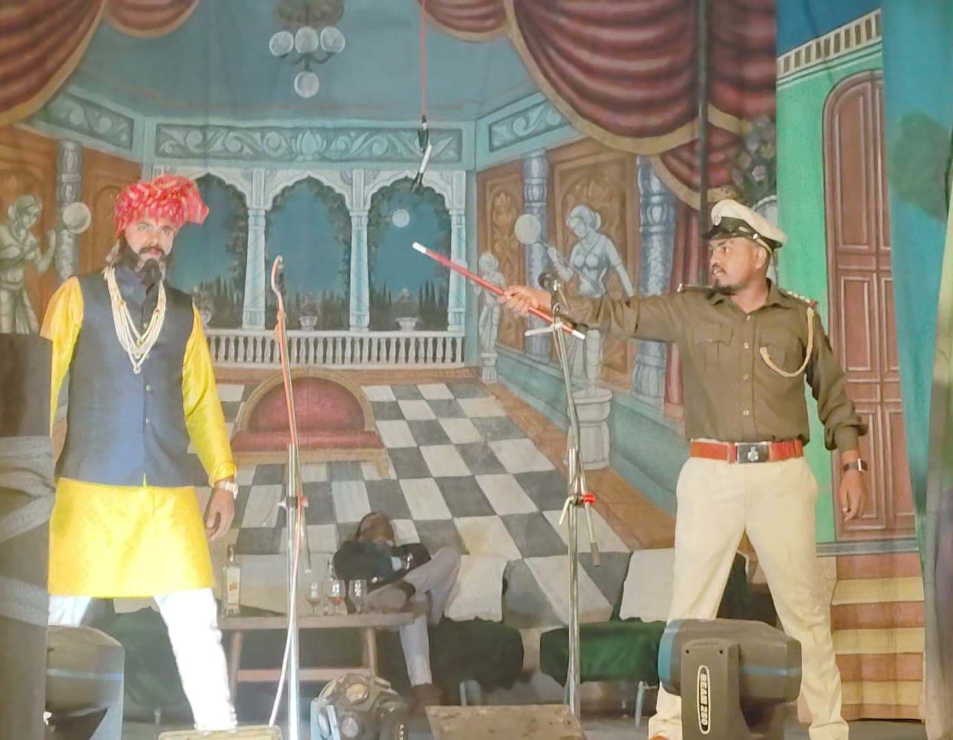 जुर्म की दहलीज नाटक में अमीरी व गरीबी के बीच प्रेम का किया चित्रण