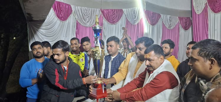 वॉलीबॉल टूर्नामेंट के फाइनल में गया की टीम की जीता