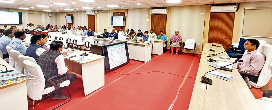 Chapra News : जिले के स्कूलों में 90 हजार बच्चे आधार विहीन