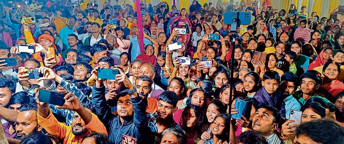 Chapra News : गुप्तेश्वरनाथ मंदिर में आयोजित विवाह में मां पार्वती ने भोलेनाथ को पहनायी वरमाला, गूंजे मंगल गीत