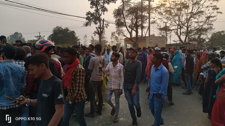 Madhubani News : दो बाइक की टक्कर में एक की मौत, दो घायल