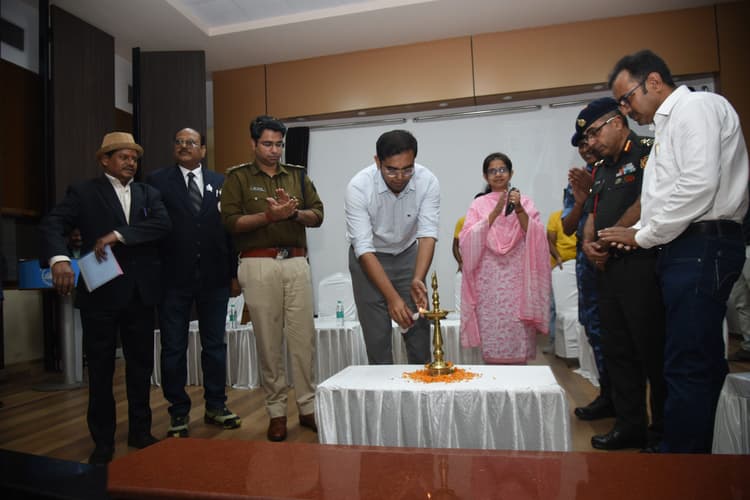 Jamshedpur news.जमशेदपुर औद्योगिक शहर, हर स्थिति से निपटने के लिए युवाओं को तैयार रहने की जरूरत