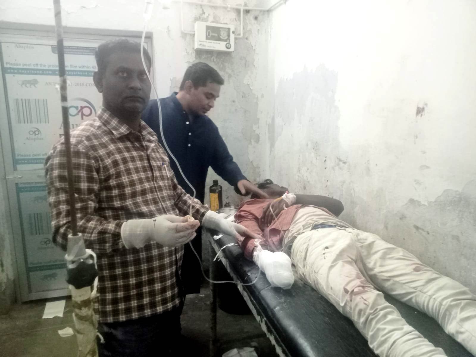 Aurangabad News : कुटी काटने के दौरान मजदूर की पांच उंगलियां मशीन में कटी, रेफर