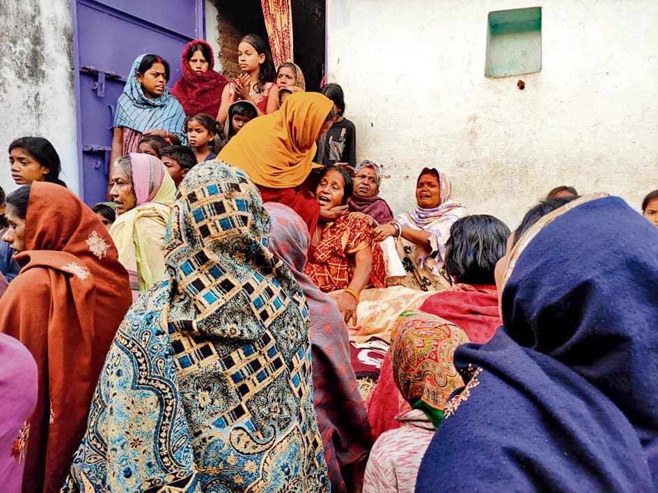 सड़क दुर्घटना में युवक की मौत, एक घायल