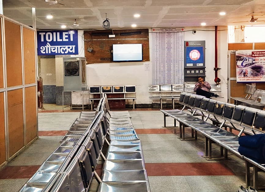 Gaya News : अगले महीने से गया जंक्शन पर एस्केलेटर व प्रतीक्षालय की सुविधा