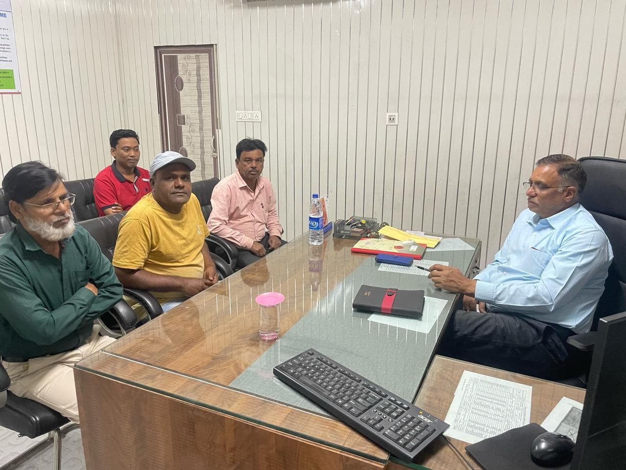 Giridih News :मोती मुहल्ला की पाइपलाइन क्षतिग्रस्त, एक वर्ष से नहीं हो रही जलापूर्ति