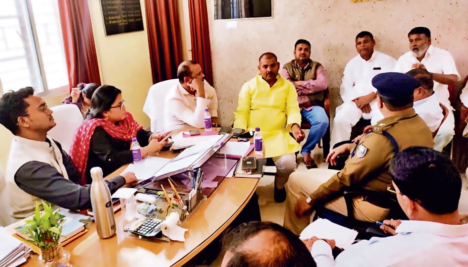 hajipur news. महनार महोत्सव की तैयारी को लेकर हुई चर्चा