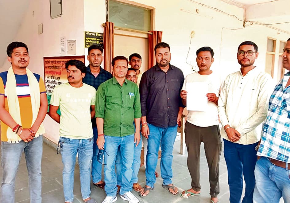 hajipur news. महनार में शिव बारात पर लाठीचार्ज का आरोप