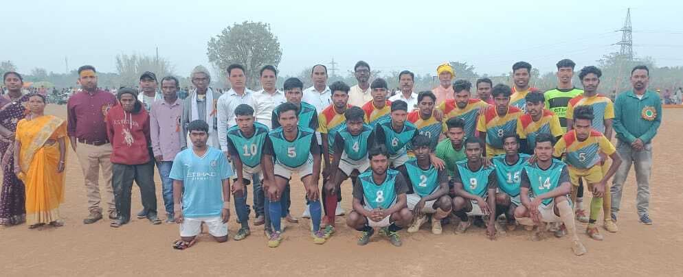 East singhbhum news : नसीब एफसी को हरा डीएम एफसी बना चैंपियन
