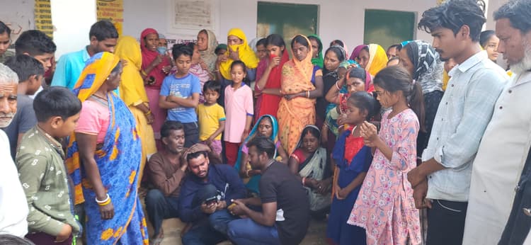 Dhanbad News: जर्जर तहसील कचहरी को तोड़ रहे मजदूर की मलबे से दबकर मौत, हंगामा