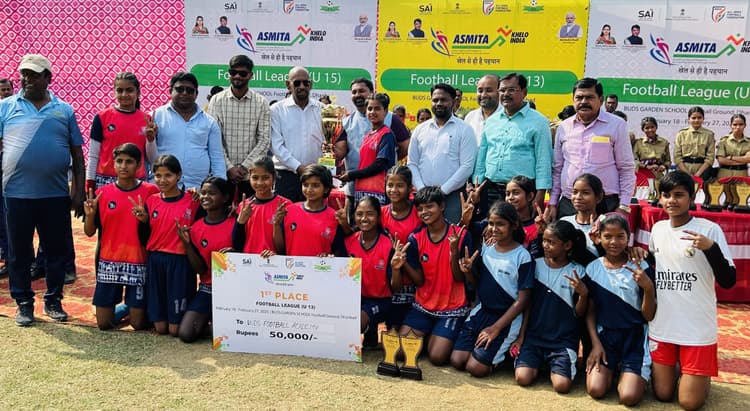 Dhanbad News: एमपीएल, बड्स गार्डेन व जिंदल एकेडमी की टीम विजेता