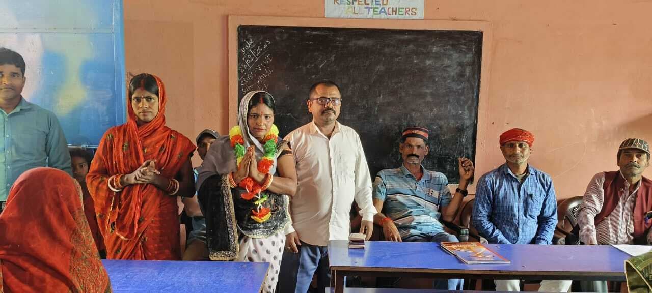 दोबारा निर्विरोध विद्यालय सचिव चुनी गयीं रेणु