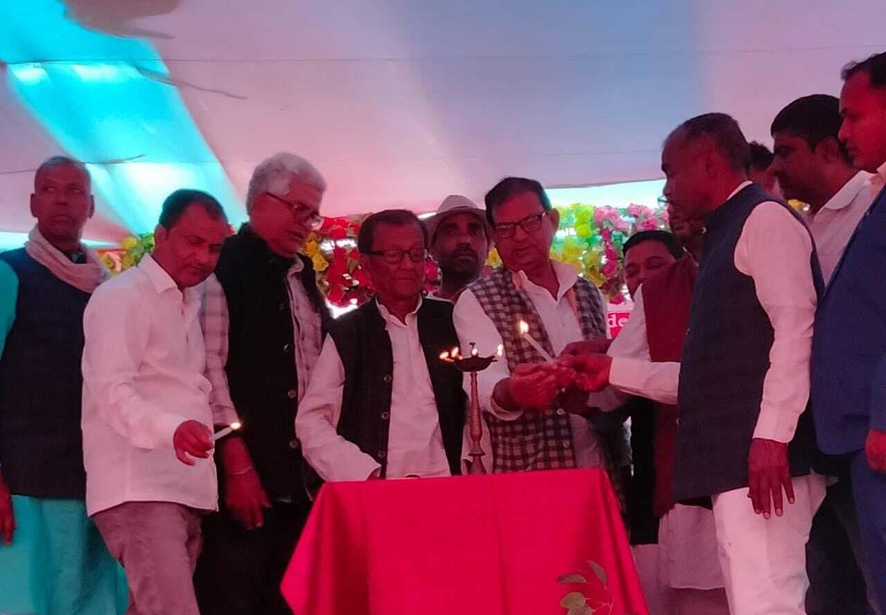 हर माता-पिता अपने बच्चों को बेहतर शिक्षा देने का प्रयास करें