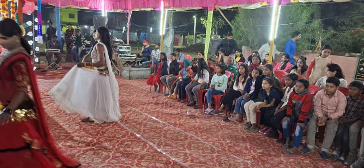 हाउसिंग कॉलोनी में हुआ अष्टयाम का आयोजन