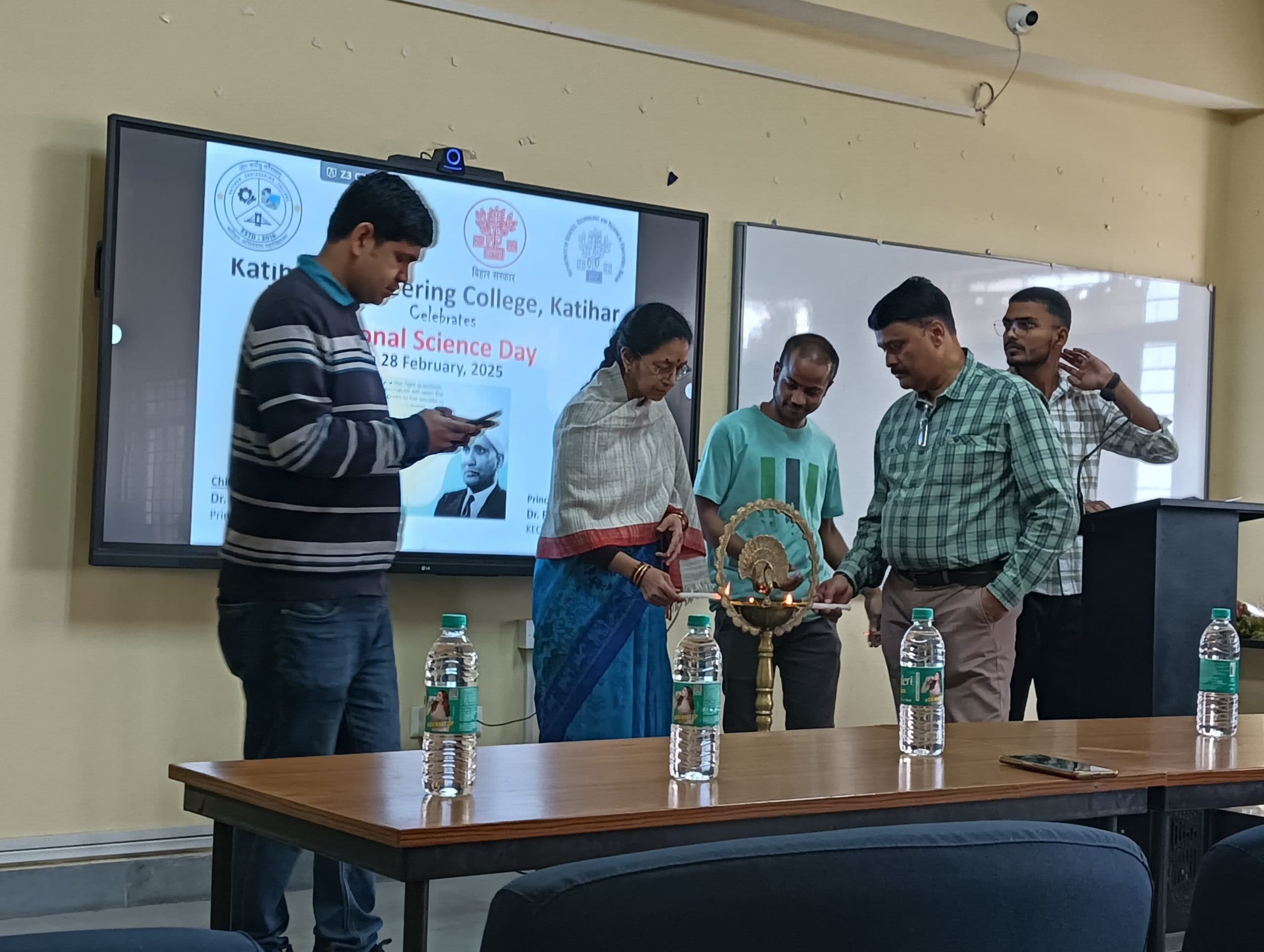 राष्ट्रीय विज्ञान दिवस पर केईसी में बच्चों को किया गया पुरस्कृत