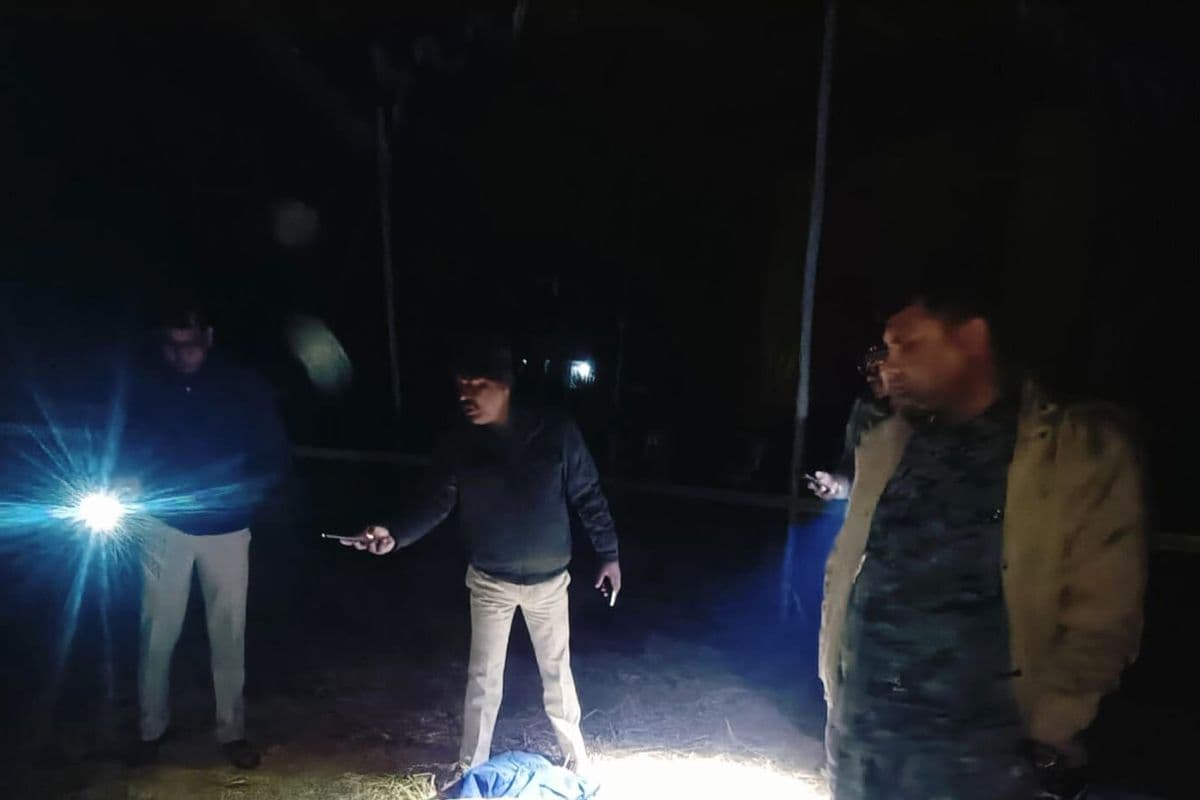 Viral Video: स्टेज पर डांस कर रहे दूल्हे के दोस्त पर युवक ने चलाई गोली, मर्डर का लाइव वीडियो देखिए