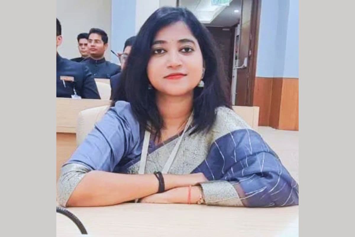 बिहार की एक ऐसी महिला IAS की कहानी, जो दिन में प्राइवेट नौकरी और रात में पढ़ाई कर रची मिसाल...