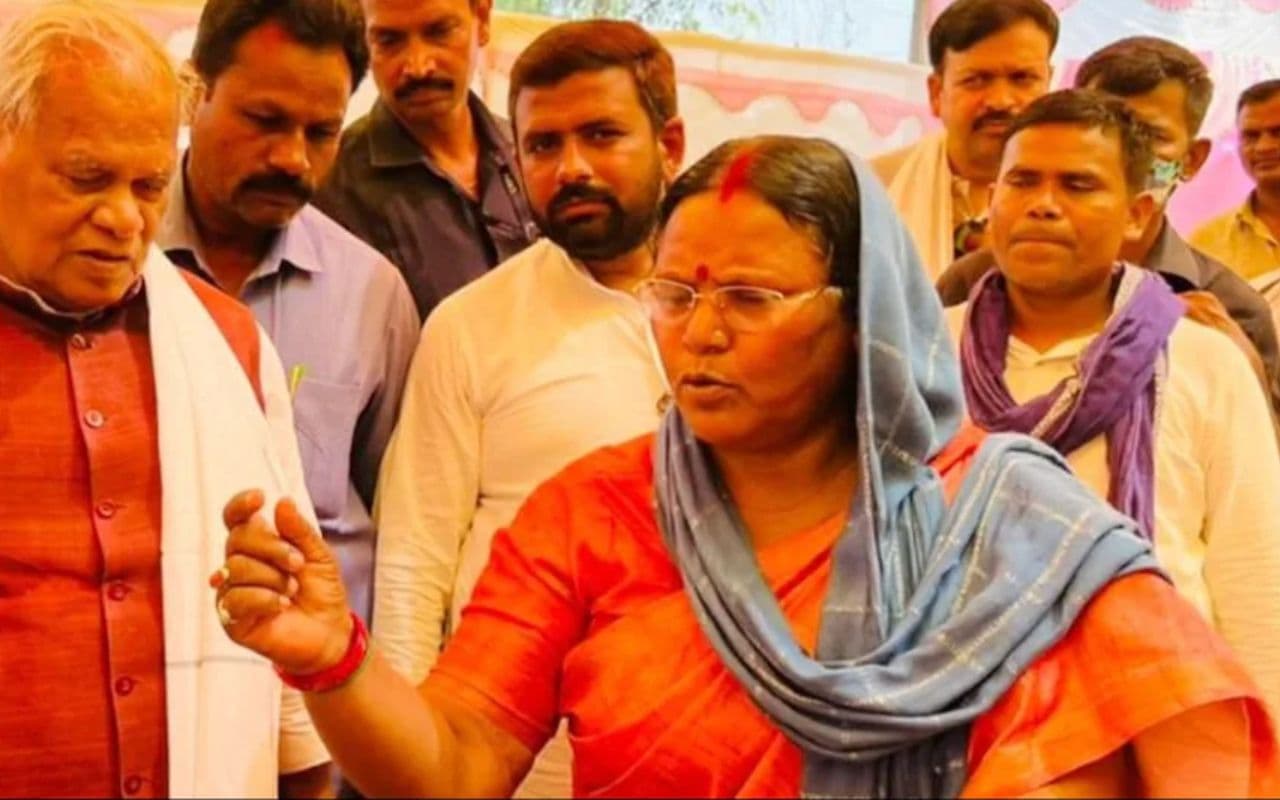 बिहार के शिक्षकों को महाकुंभ स्नान के लिए मिले छुट्टी, जीतन राम मांझी की समधन ने नीतीश कुमार से की मांग