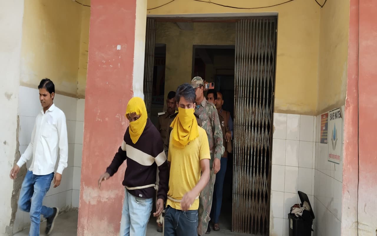 बिहार में रेलवे स्टेशन पर इंस्टाग्राम फ्रेंड से मिल रही थी लड़की, झाड़ी में ले जाकर 5 हैवानों ने किया सामूहिक दुष्कर्म