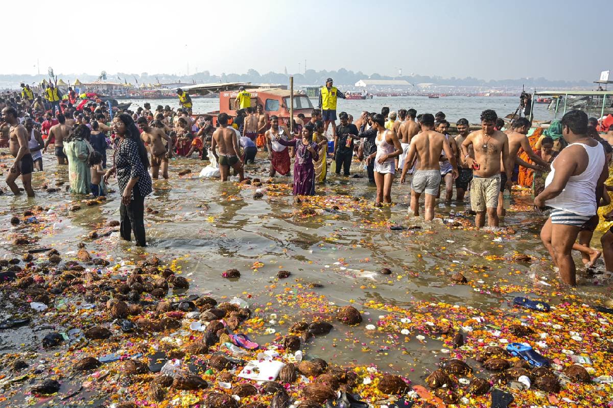 Mahakumbh 2025 : स्नान करने वाली महिलाओं के वीडियो अपलोड करता था चंद्र प्रकाश, गिरफ्तार