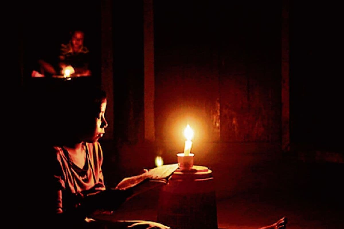 Power Cut In Ranchi: जोरदार बारिश से रांची का मौसम हुआ कूल, बिजली गुल, पसरा रहा अंधेरा