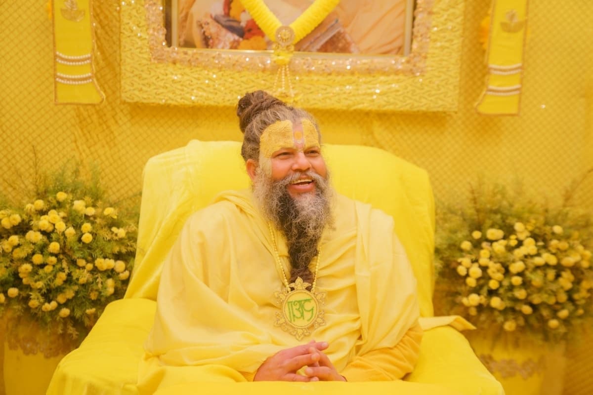 Premanand Ji Maharaj Tips : क्या आप भी जीवन में दुखी हैं? जानिए प्रेमानंद जी महाराज की शांति पाने की सरल विधियां