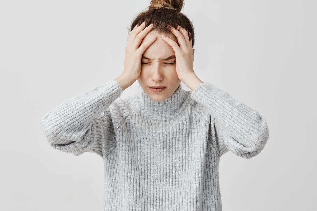 Mental Health: अधिक तनाव होने पर शरीर में दिखते हैं ये लक्षण, ना करें अनदेखा