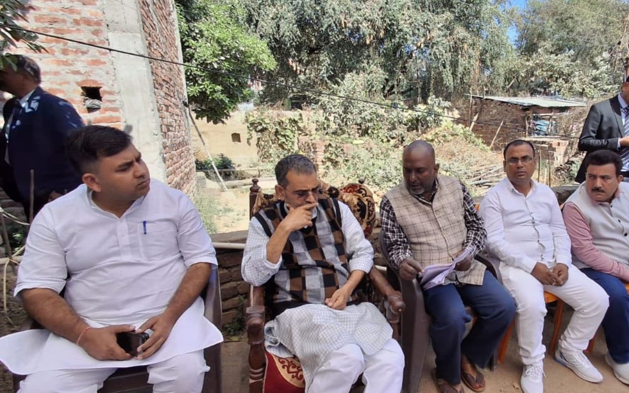 Sneha Murder Mystery: सासाराम की स्नेहा की संदिग्ध मौत पर गरमाई सियासत, पूर्व केंद्रीय मंत्री ने परिजनों से की मुलाकात