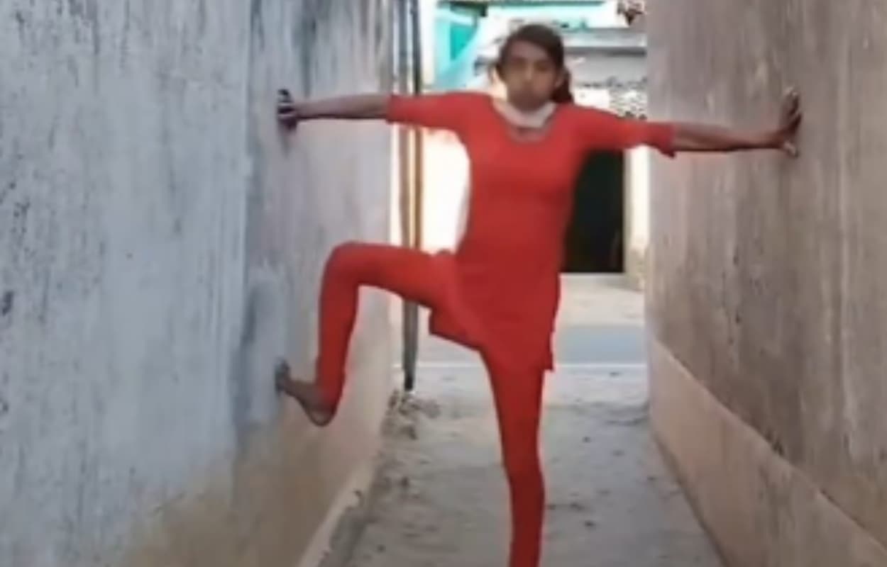 अरे वो देखो कैसे उड़ी पापा की परी, Video देखकर नहीं रोक पाएंगे हंसी