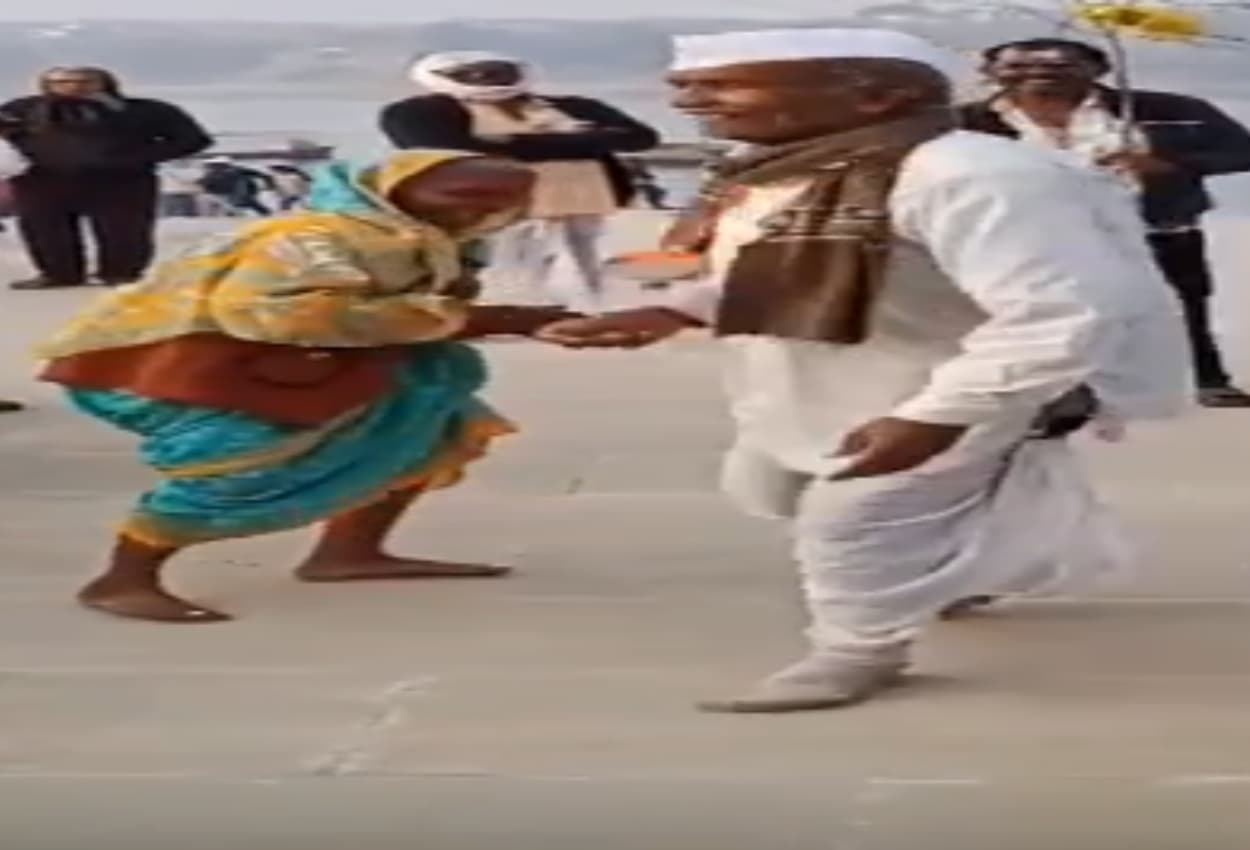Video: वाह प्रेम हो तो ऐसा, बुजुर्ग कपल का डांस हुआ वायरल, देखें वीडियो