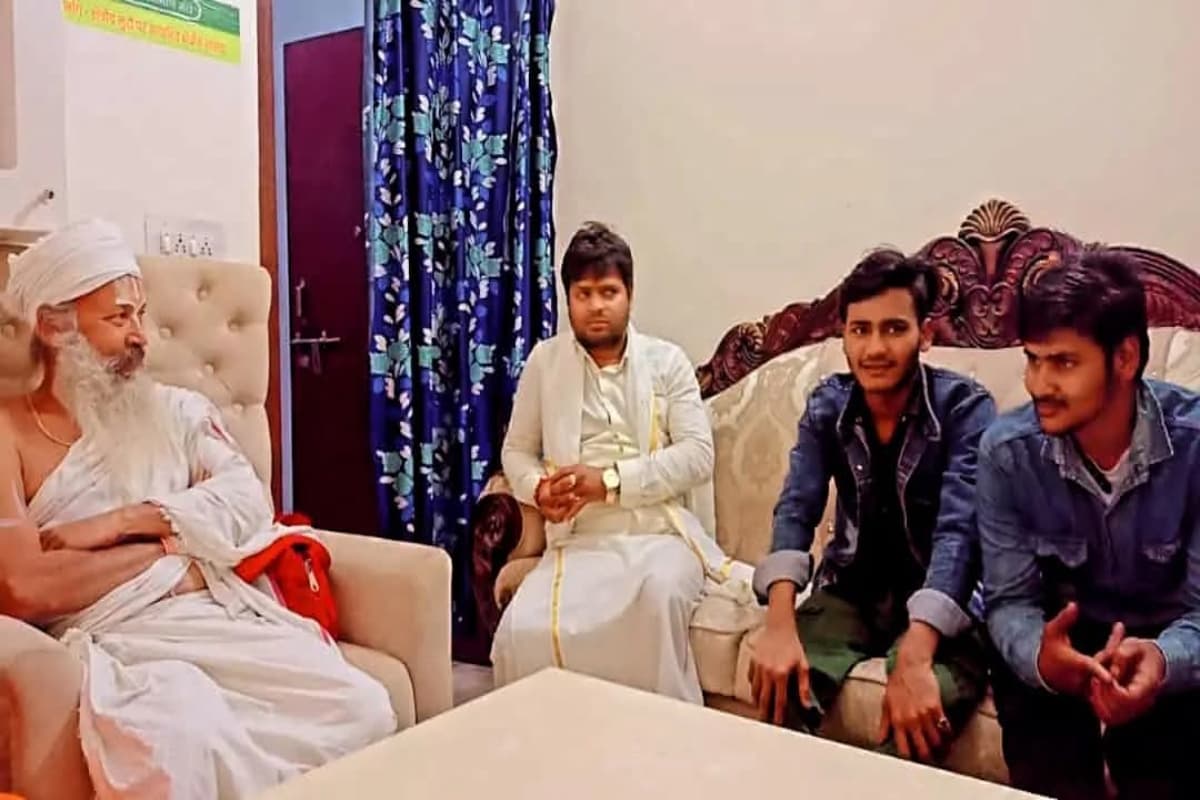 UP News: घोसी नव निर्माण मंच का बढ़ा कुनबा, पूरी टीम के साथ आजाद समाज पार्टी के नगर अध्यक्ष आसिफ गांधी ने थामा दामन