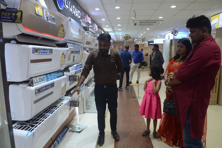 ‍‍Bihar News: गर्मी की आहट से बाजार गर्म: एआइ आधारित उत्पादों की बढ़ी है मांग