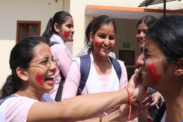 Holi 2025: होली से पहले अंग क्षेत्र में बरसने लगा रंग, जानें भागलपुर में कब है होलिका दहन और होली?