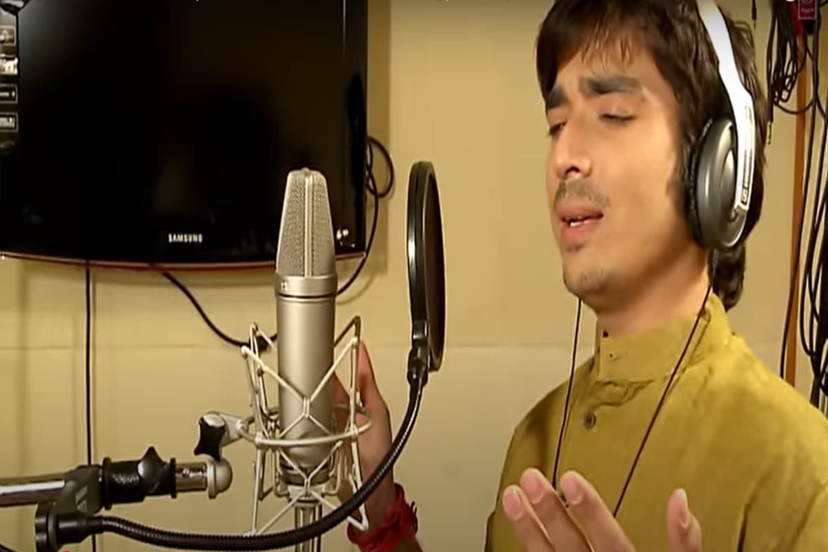 Alok Pandey Gopal: कौन हैं आलोक पांडेय गोपाल… जिनके गीत सुनकर मंत्री मंगल पांडेय की भीग गई आंखें  