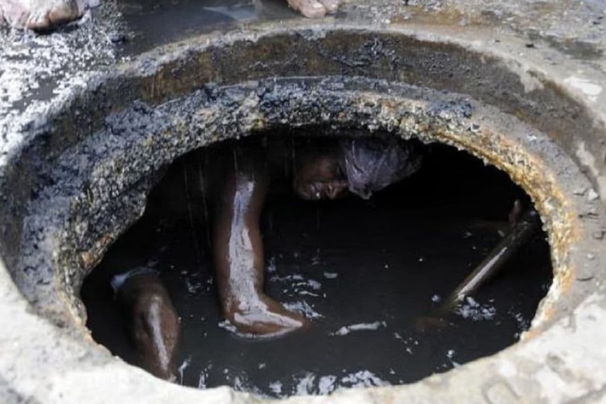 Bihar News: मुंगेर में लापता बच्चे का शव शौचालय की टंकी से बरामद, जमुई में डूबने से डेढ़ वर्षीय बच्चे की मौत