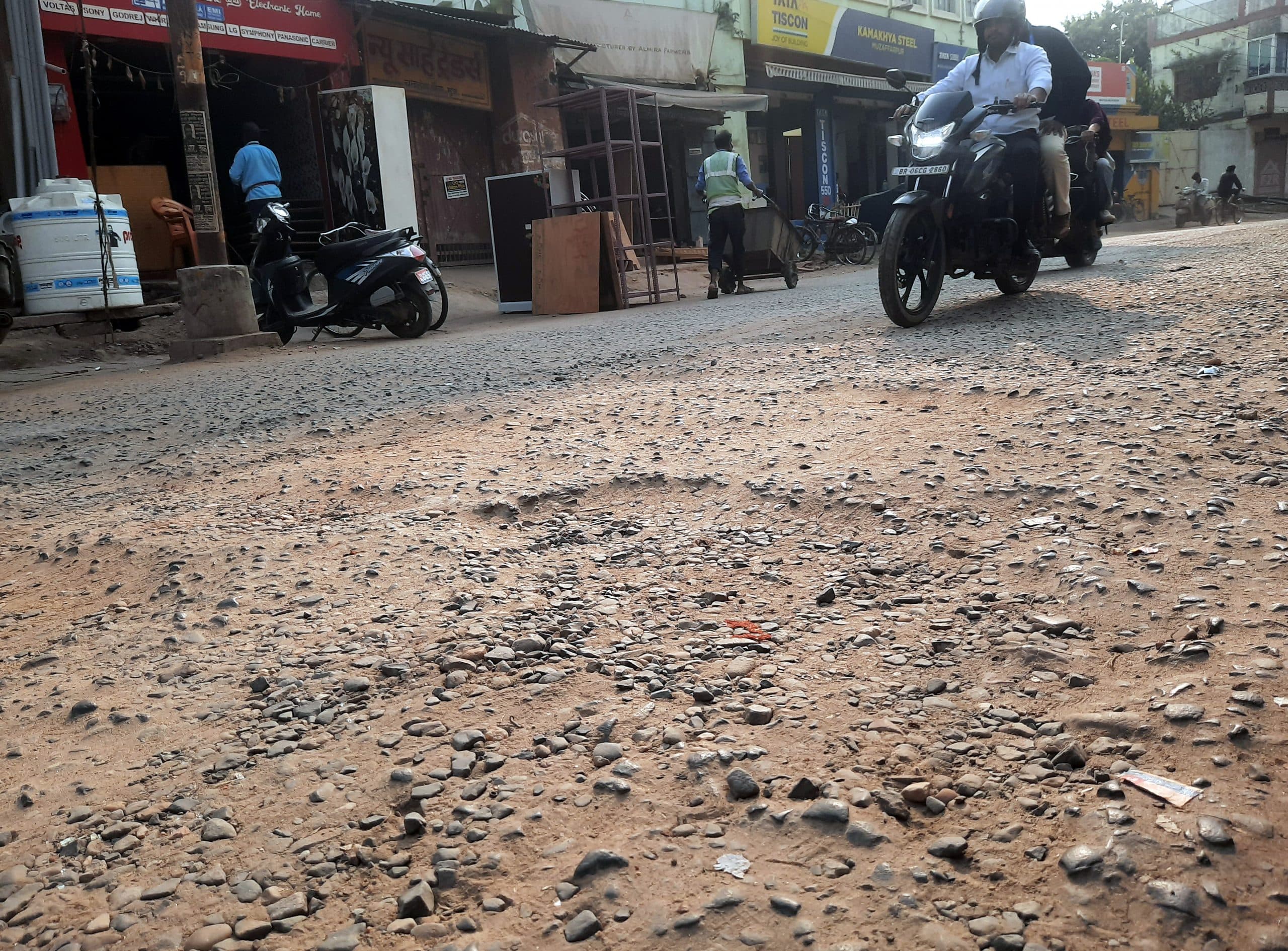 6 महीने के दौरान मुजफ्फरपुर में खूब होगा सड़क व नाला का निर्माण, केंद्रीय राज्य मंत्री की पहल आई काम